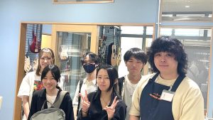 島村楽器を訪問！学生たちは現場を体感しました♪