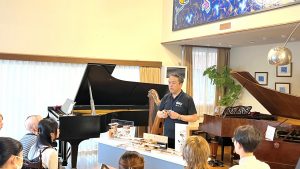 ピアノ調律科1年生が「菰野ピアノ歴史館」を訪問しました！