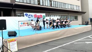 笑顔と音楽で盛り上げた！「やごと感車祭」演奏レポート♪