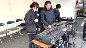 ステージの裏側で大活躍！音楽サービス創造学科の学生たち