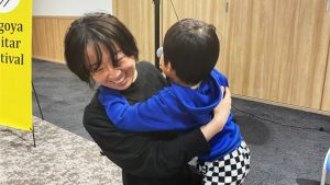 飛び入り演奏OK!?「ギター・オープンマイク」イベントを学生が運営!