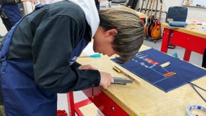 憧れの世界へ一歩!1年生の実習が本格スタートしています