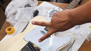 世界に一つだけ！「失敗」さえも楽しむ僕らのギター製作