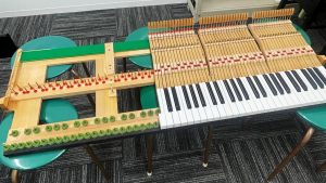 初めてのインターンへ!大学のピアノをメンテナンスしてきました